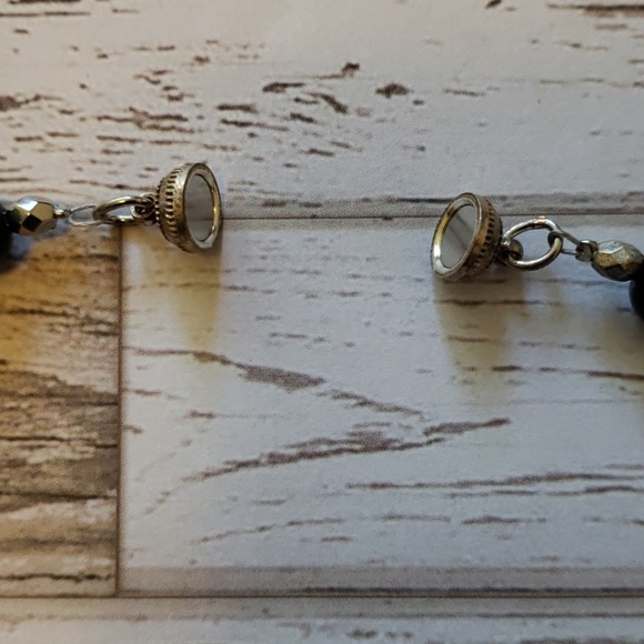 Black and Clear Beaded Magnetic Clasp Necklace - Picture 5 of 6